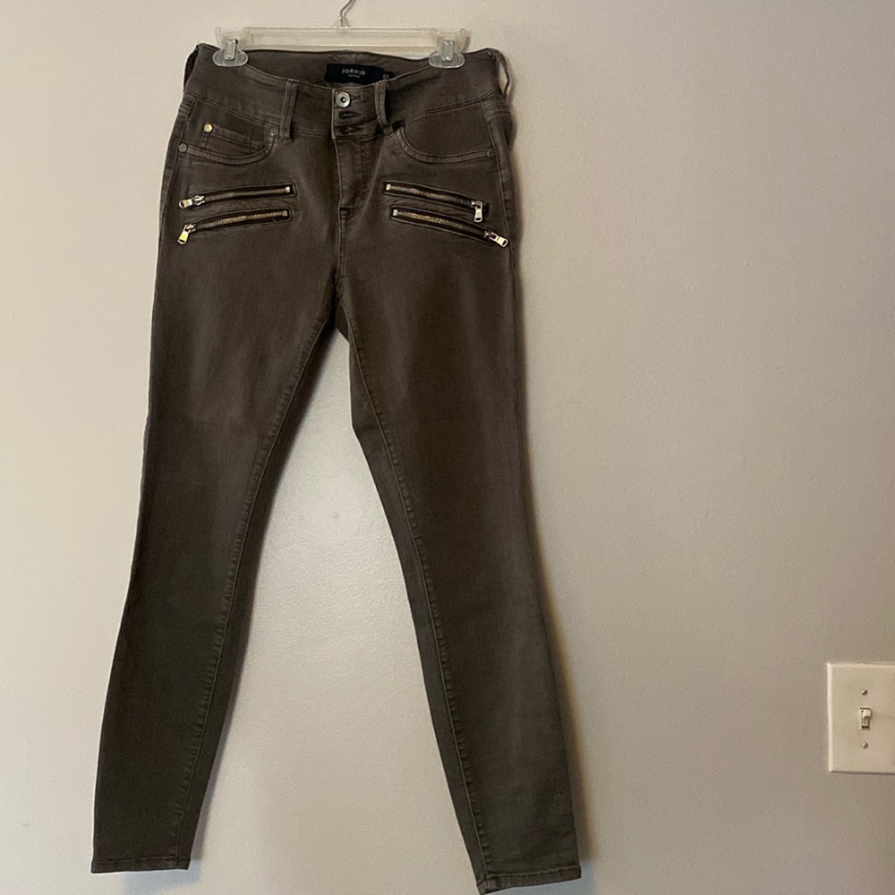 Stretchy graphite jeans with front zippers